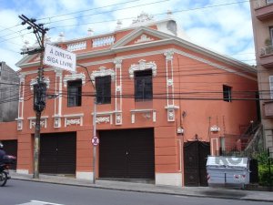 Casa Comercial com 460m² no bairro Floresta em Porto Alegre para Alugar
