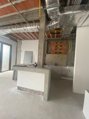 Prédio Comercial com 800m² no bairro Petrópolis em Porto Alegre para Alugar