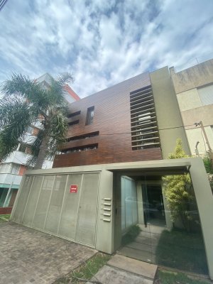 Prédio Comercial com 800m² no bairro Petrópolis em Porto Alegre para Alugar