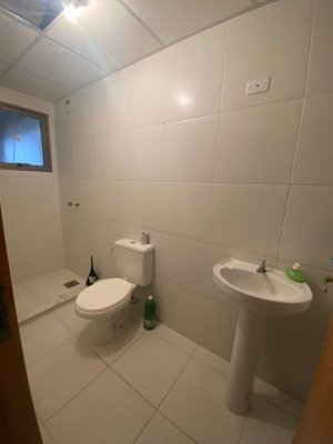 Prédio Comercial com 800m² no bairro Petrópolis em Porto Alegre para Alugar