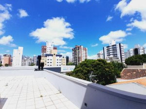 Apartamento com 75m², 2 dormitórios no bairro Petrópolis em Porto Alegre para Alugar