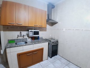 Casa com 230m², 4 dormitórios no bairro Floresta em Porto Alegre para Alugar