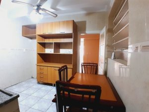 Casa com 230m², 4 dormitórios no bairro Floresta em Porto Alegre para Alugar