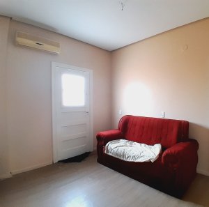 Casa com 230m², 4 dormitórios no bairro Floresta em Porto Alegre para Alugar