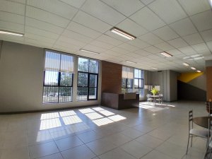 Prédio Comercial com 2.500m² no bairro Anchieta em Porto Alegre para Alugar