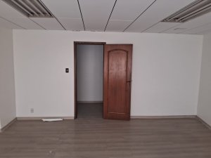 Salas/Conjuntos com 42m² no bairro Centro Histórico em Porto Alegre para Alugar