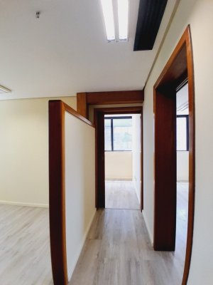 Salas/Conjuntos com 93m² no bairro Petrópolis em Porto Alegre para Alugar