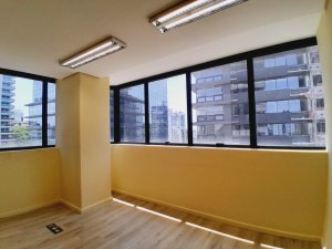 Salas/Conjuntos com 93m² no bairro Petrópolis em Porto Alegre para Alugar