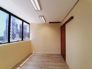 Salas/Conjuntos com 93m² no bairro Petrópolis em Porto Alegre para Alugar