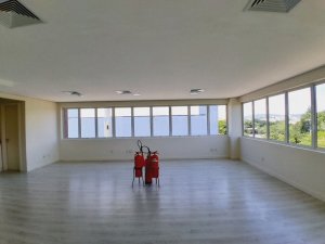 Salas/Conjuntos com 57m² no bairro Centro Histórico em Porto Alegre para Alugar
