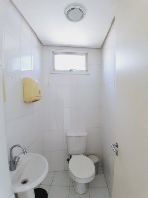 Salas/Conjuntos com 57m² no bairro Centro Histórico em Porto Alegre para Alugar