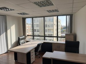 Salas/Conjuntos com 29m² no bairro Moinhos de Vento em Porto Alegre para Alugar