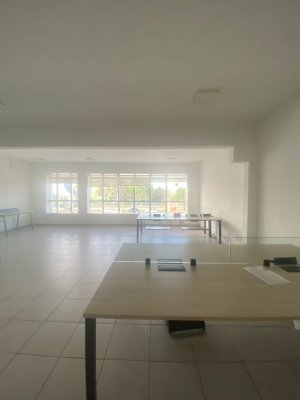 Galpão com 750m² no bairro Sarandi em Porto Alegre para Alugar