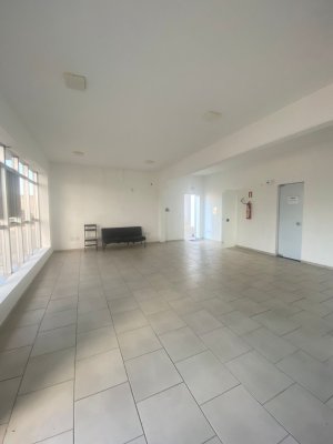 Galpão com 750m² no bairro Sarandi em Porto Alegre para Alugar