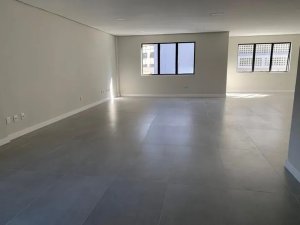 Prédio Comercial com 600m² no bairro Rio Branco em Porto Alegre para Alugar