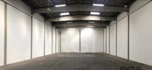 Depósito/Pavilhão com 750m² no bairro Sarandi em Porto Alegre para Alugar