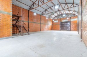 Depósito/Pavilhão com 350m² no bairro Anchieta em Porto Alegre para Alugar