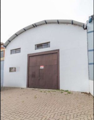 Galpão com 350m² no bairro Anchieta em Porto Alegre para Alugar