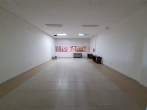 Loja com 251m² no bairro Vila Jardim em Porto Alegre para Alugar