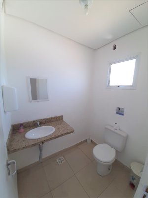 Loja com 251m² no bairro Vila Jardim em Porto Alegre para Alugar