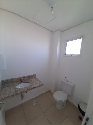 Loja com 251m² no bairro Vila Jardim em Porto Alegre para Alugar