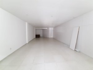 Loja com 251m² no bairro Vila Jardim em Porto Alegre para Alugar