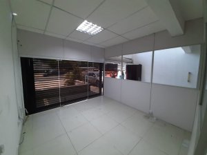 Loja com 251m² no bairro Vila Jardim em Porto Alegre para Alugar