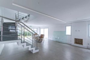 Casa em Condomínio com 300m², 4 dormitórios no bairro Pedra Redonda em Porto Alegre para Alugar