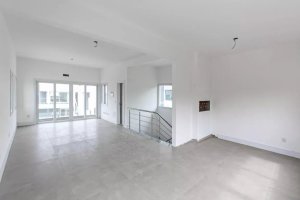 Casa em Condomínio com 300m², 4 dormitórios no bairro Pedra Redonda em Porto Alegre para Alugar