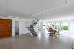 Casa em Condomínio com 300m², 4 dormitórios no bairro Pedra Redonda em Porto Alegre para Alugar
