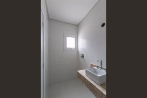 Casa em Condomínio com 300m², 4 dormitórios no bairro Pedra Redonda em Porto Alegre para Alugar