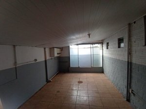 Pavilhão com 461m² no bairro Navegantes em Porto Alegre para Alugar