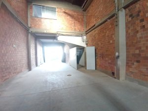 Pavilhão com 461m² no bairro Navegantes em Porto Alegre para Alugar