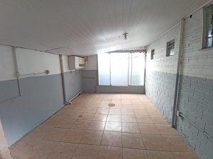 Pavilhão com 461m² no bairro Navegantes em Porto Alegre para Alugar