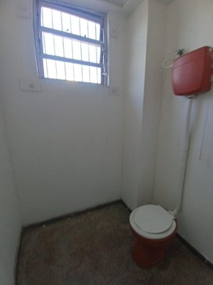 Pavilhão com 461m² no bairro Navegantes em Porto Alegre para Alugar