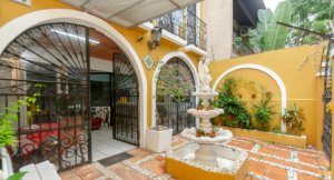 Casa Comercial com 554m² no bairro Menino Deus em Porto Alegre para Alugar