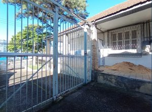 Casa comercial com 200m² no bairro Cavalhada em Porto Alegre para Alugar