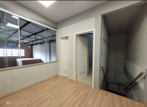 Galpão com 430m² no bairro Anchieta em Porto Alegre para Alugar