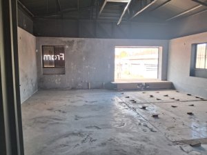 Loja com 300m² no bairro São Geraldo em Porto Alegre para Alugar