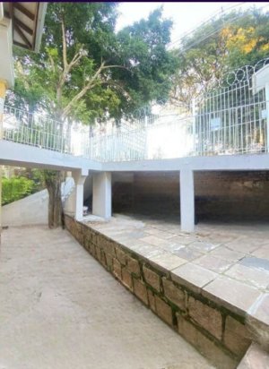 Casa comercial com 260m² no bairro Petrópolis em Porto Alegre para Alugar