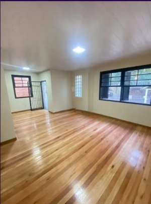 Casa comercial com 260m² no bairro Petrópolis em Porto Alegre para Alugar