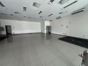 Loja com 330m² no bairro São Sebastião em Porto Alegre para Alugar