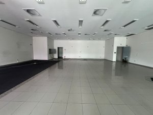 Loja com 330m² no bairro São Sebastião em Porto Alegre para Alugar