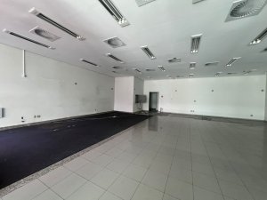 Loja com 330m² no bairro São Sebastião em Porto Alegre para Alugar