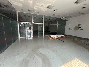 Loja com 330m² no bairro São Sebastião em Porto Alegre para Alugar