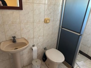 Casa com 360m², 5 dormitórios no bairro Chácara das Pedras em Porto Alegre para Alugar