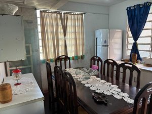 Casa com 360m², 5 dormitórios no bairro Chácara das Pedras em Porto Alegre para Alugar