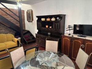 Casa com 360m², 5 dormitórios no bairro Chácara das Pedras em Porto Alegre para Alugar