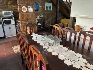 Casa com 360m², 5 dormitórios no bairro Chácara das Pedras em Porto Alegre para Alugar