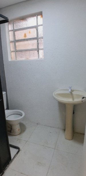 Loja com 75m² no bairro Menino Deus em Porto Alegre para Alugar